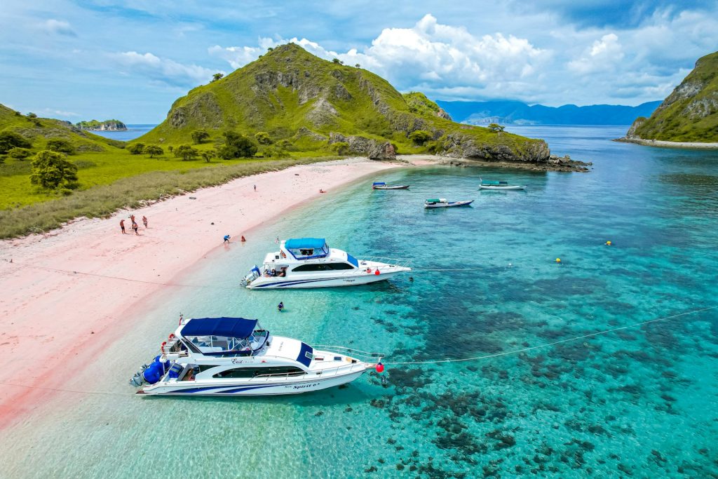 How Many Days for a Komodo Corporate Trip?